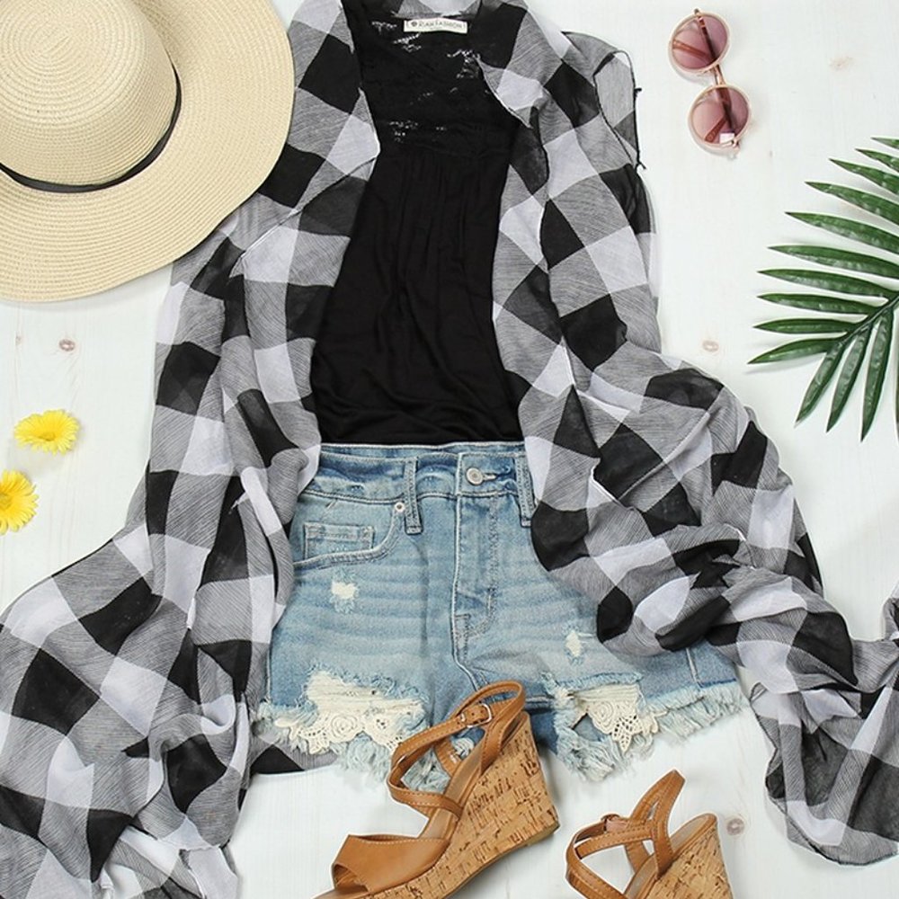 NEW Womens Black White Christmas Plaid Kimono Cardigan Vest - Picture 2 of 5